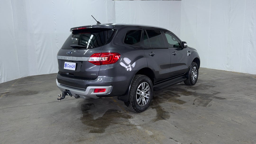 Right Back Diagonal (45- Degree) View