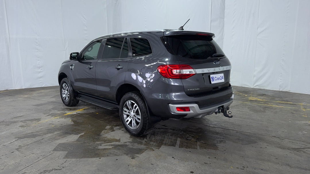 Left Back Diagonal (45- Degree) View