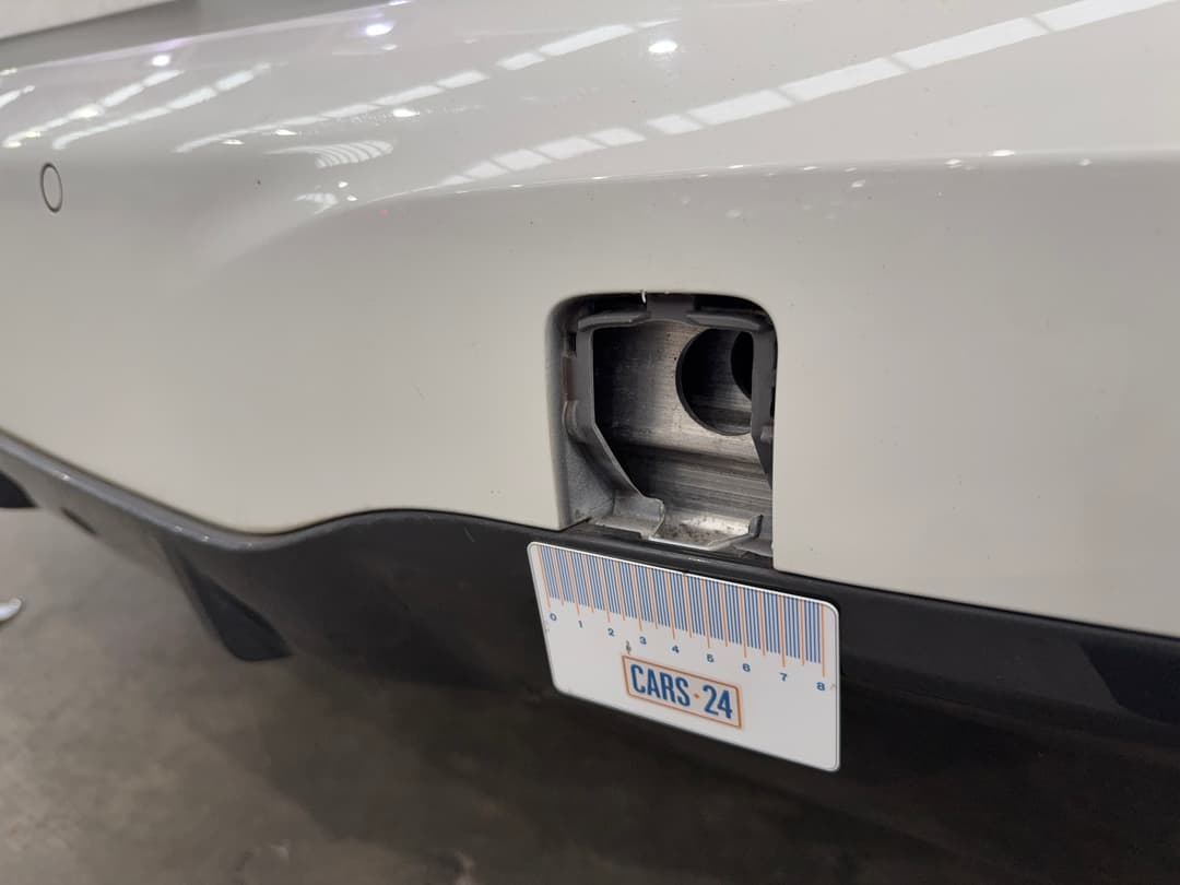 2021 BMW 2 18i M Sport Gran Coupe, Automatic, 69142 km, Bumper Rear Tow hook cover missing/broken