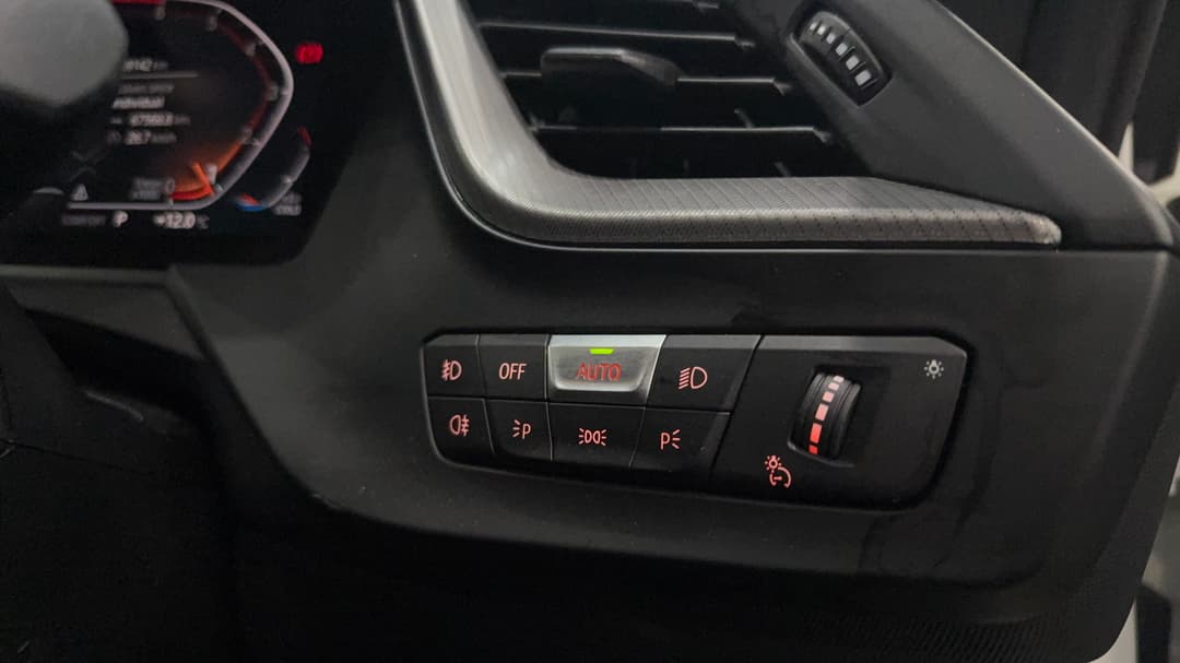 2021 BMW 2 18i M Sport Gran Coupe, Automatic, 69142 km, Utility Switches/Buttons