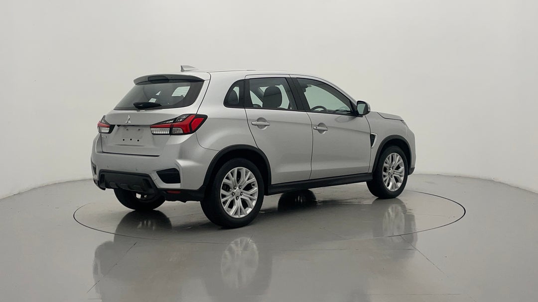 Right Back Diagonal (45- Degree) View