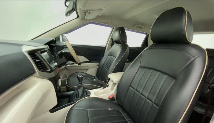 2020 Mahindra XUV300 W6 1.5 DIESEL, Diesel, Manual, 52,052 km, Right Side Front Door Cabin