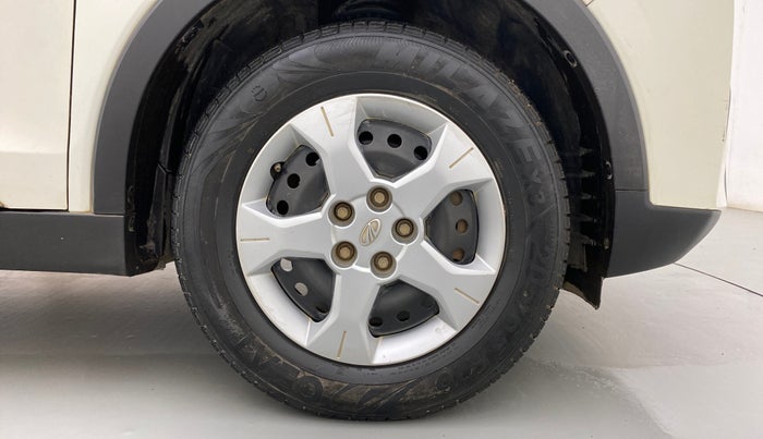 2020 Mahindra XUV300 W6 1.5 DIESEL, Diesel, Manual, 52,052 km, Right Front Wheel