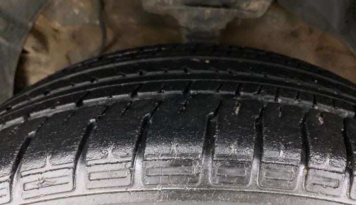 2020 Mahindra XUV300 W6 1.5 DIESEL, Diesel, Manual, 52,052 km, Left Front Tyre Tread