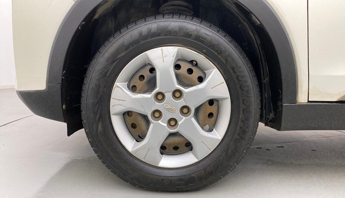2020 Mahindra XUV300 W6 1.5 DIESEL, Diesel, Manual, 52,052 km, Left Front Wheel
