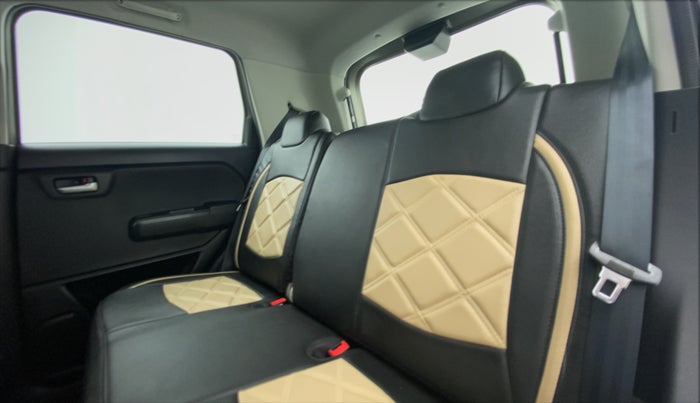 2020 Maruti New Wagon-R VXI 1.0, Petrol, Manual, 901 km, Right Side Rear Door Cabin