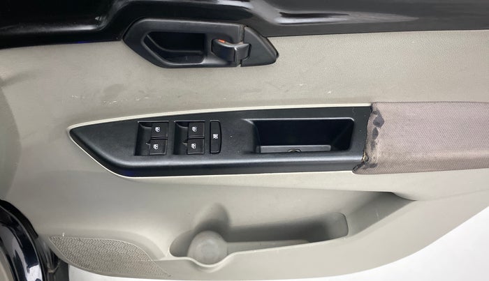 2016 Mahindra Kuv100 K6 5 STR, Petrol, Manual, 41,808 km, Driver Side Door Panels Control