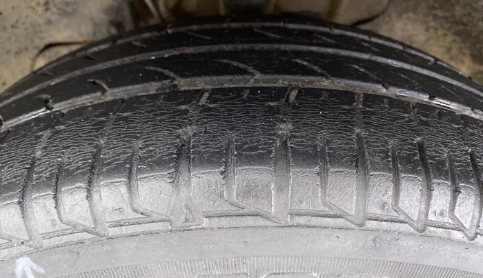 2016 Tata Tiago XZ 1.2 REVOTRON, Petrol, Manual, 37,841 km, Left Front Tyre Tread