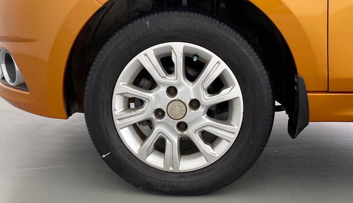 2016 Tata Tiago XZ 1.2 REVOTRON, Petrol, Manual, 37,841 km, Left Front Wheel