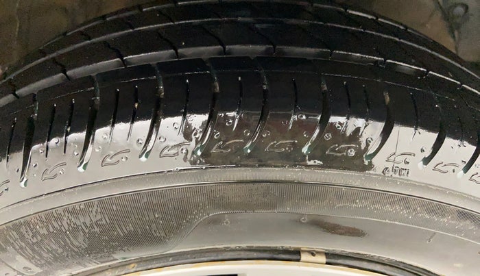 2019 Maruti Baleno DELTA 1.2 K12, Petrol, Manual, 7,010 km, Right Front Tyre Tread