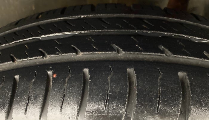 2019 Maruti Swift LXI D, Petrol, Manual, 16,282 km, Left Rear Tyre Tread
