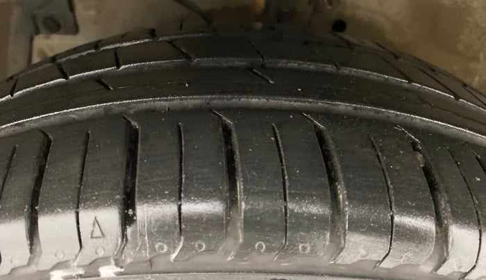 2016 Maruti Ciaz ZXI, Petrol, Manual, 55,437 km, Left Front Tyre Tread