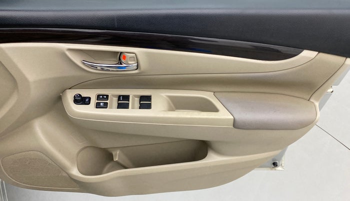 2016 Maruti Ciaz ZXI, Petrol, Manual, 55,437 km, Driver Side Door Panels Control
