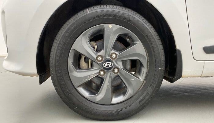 2019 Hyundai Grand i10 SPORTZ DUAL TONE 1.2 VTVT, Petrol, Manual, 43,550 km, Left Front Wheel