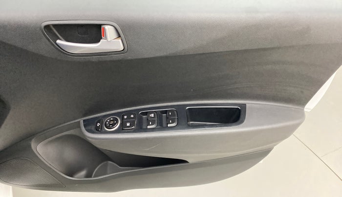 2019 Hyundai Grand i10 SPORTZ DUAL TONE 1.2 VTVT, Petrol, Manual, 43,550 km, Driver Side Door Panels Control