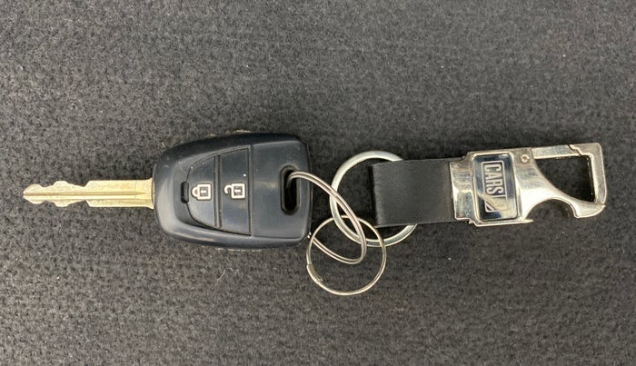 2019 Hyundai Grand i10 SPORTZ DUAL TONE 1.2 VTVT, Petrol, Manual, 43,550 km, Key Close Up