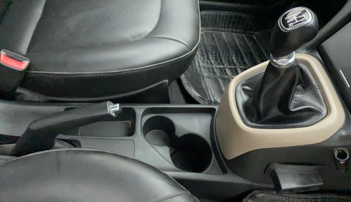 2015 Hyundai Xcent S (O) 1.2, Petrol, Manual, 34,499 km, Gear Lever