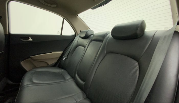 2015 Hyundai Xcent S (O) 1.2, Petrol, Manual, 34,499 km, Right Side Rear Door Cabin