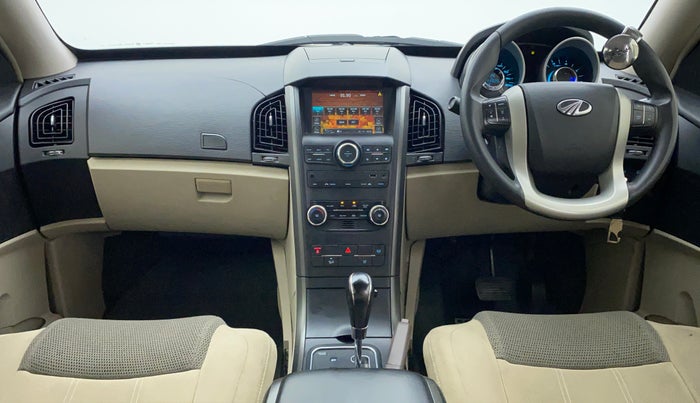 2017 Mahindra XUV500 W6 AT, Diesel, Automatic, 1,14,659 km, Dashboard