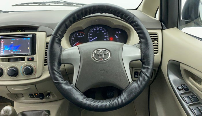 2013 Toyota Innova 2.5 GX 8 STR BS IV, Diesel, Manual, 65,187 km, Steering Wheel Close Up