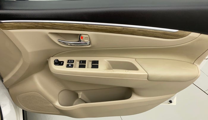 2022 Maruti Ciaz ALPHA  AT 1.5 SHVS PETROL, Petrol, Automatic, 32,780 km, Driver Side Door Panels Control
