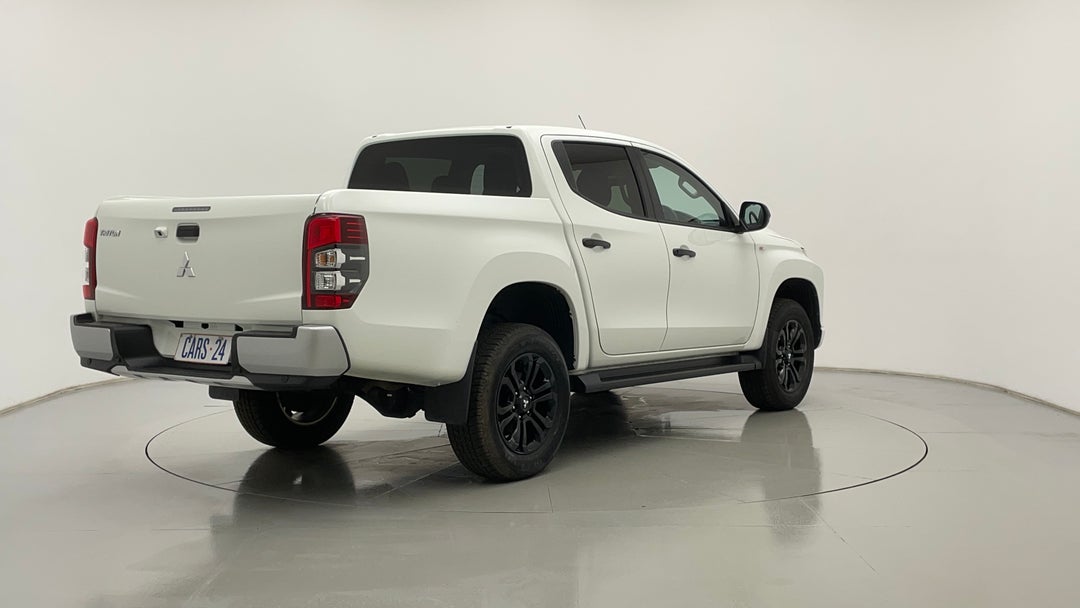 Right Back Diagonal (45- Degree) View