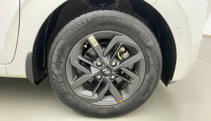 2022 Hyundai GRAND I10 NIOS SPORTZ U2 AMT 1.2 CRDI, Diesel, Automatic, 42,466 km, Right Front Wheel