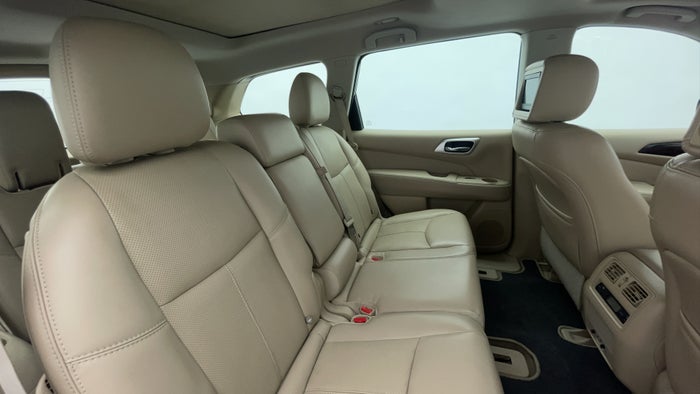 NISSAN PATHFINDER-Right Side Door Cabin View
