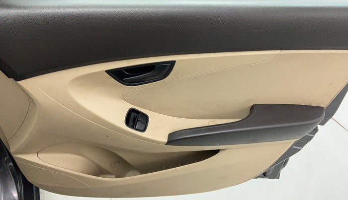 2016 Hyundai Eon ERA PLUS, Petrol, Manual, 93,393 km, Driver Side Door Panels Controls