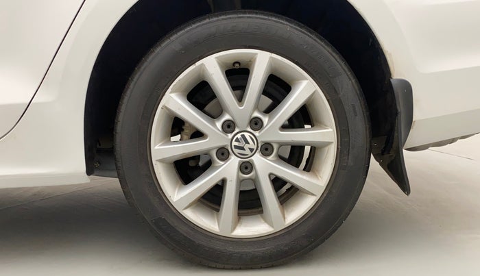 2015 Volkswagen Jetta COMFORTLINE TDI, Diesel, Manual, 1,19,867 km, Left Rear Wheel