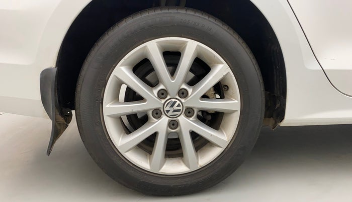 2015 Volkswagen Jetta COMFORTLINE TDI, Diesel, Manual, 1,19,867 km, Right Rear Wheel
