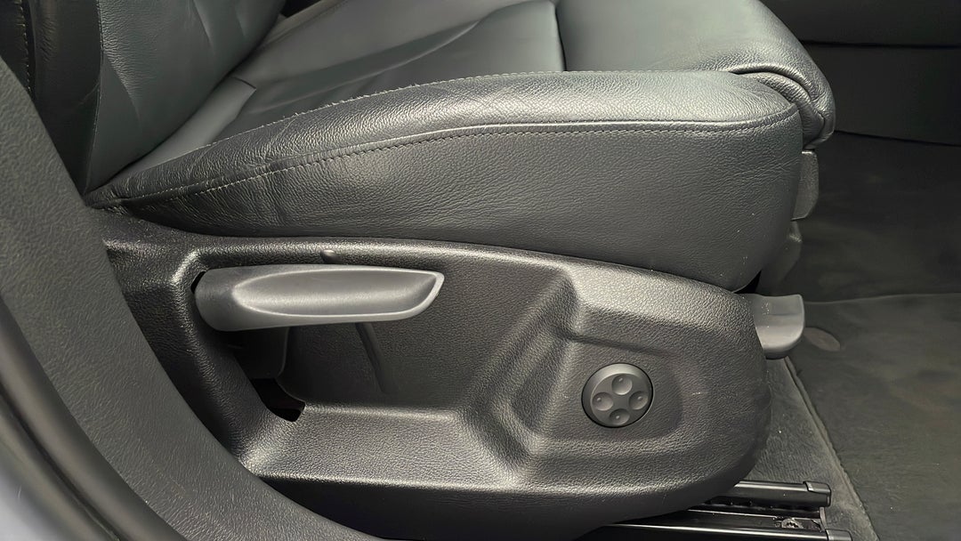 2015 Audi Q3 2.0 Tfsi Sport Quattro (132kw), Automatic, 73556 km, Drivers Side Door Panel Controls