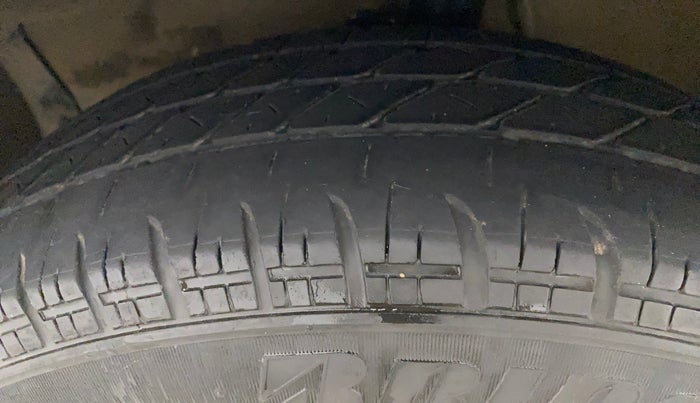 2014 Maruti Ritz VXI, Petrol, Manual, 64,023 km, Left Front Tyre Tread