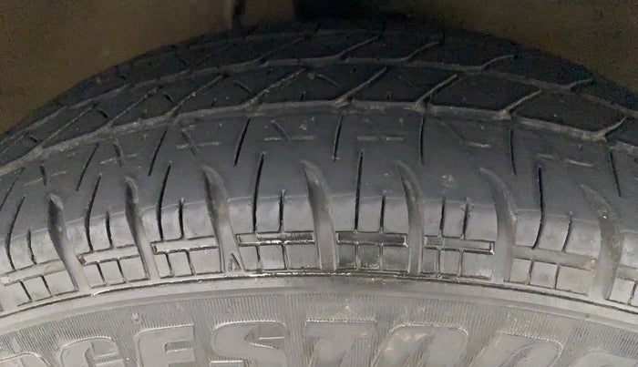 2014 Maruti Ritz VXI, Petrol, Manual, 64,023 km, Right Front Tyre Tread