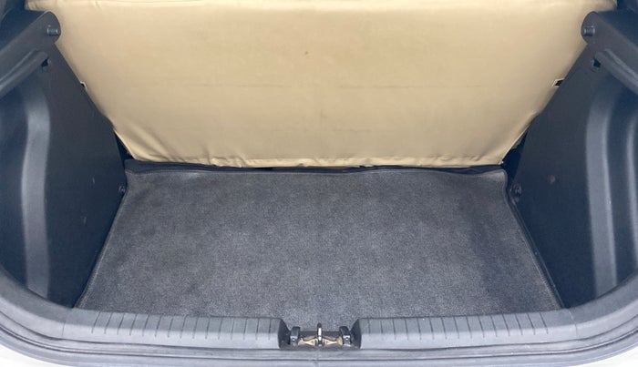 2019 Hyundai Elite i20 MAGNA PLUS 1.2, Petrol, Manual, 1,08,140 km, Boot Inside