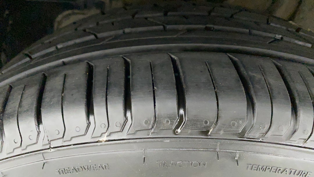 Left Front Tyre Tread