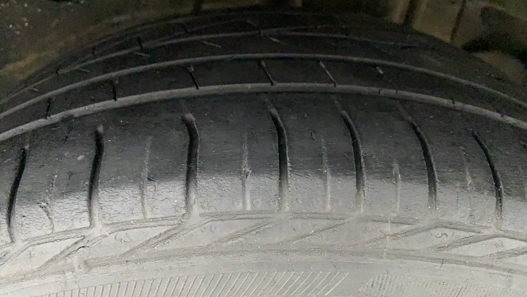 Left Rear Tyre Tread