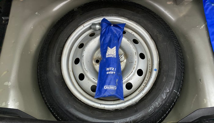 2016 Maruti Swift VXI OPT, Petrol, Manual, 37,949 km, Spare Tyre
