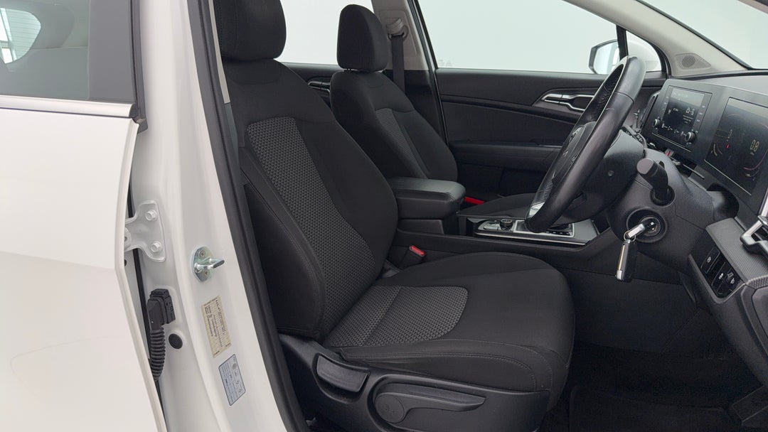 2021 Kia Sportage S (AWD), Automatic, 105519 km, Right Side Front Door Cabin View