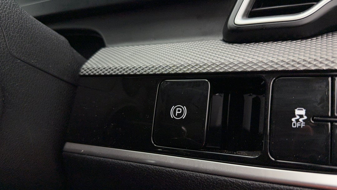 2021 Kia Sportage S (AWD), Automatic, 105519 km, Handbrake