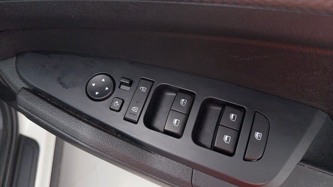 2021 Kia Sportage S (AWD), Automatic, 105519 km, Drivers Side Door Panel Controls