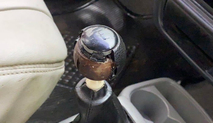 2010 Maruti Alto K10 VXI, Petrol, Manual, 42,491 km, Gear lever - Knob has minor damage