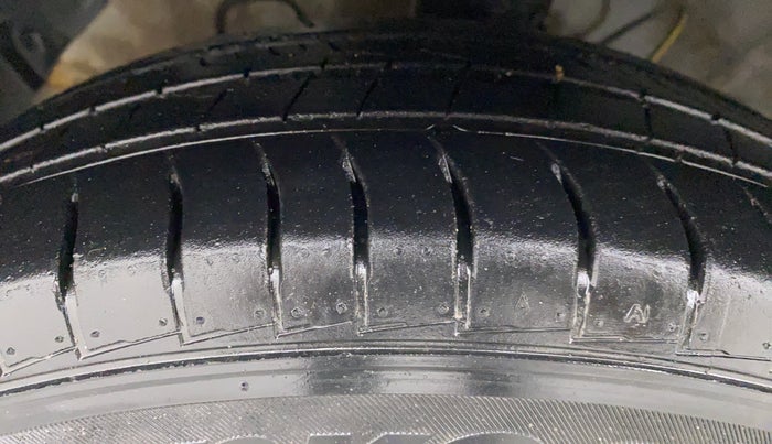 2019 Hyundai NEW SANTRO ERA 1.1, Petrol, Manual, 14,368 km, Left Front Tyre Tread