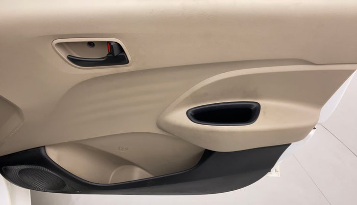 2019 Hyundai NEW SANTRO ERA 1.1, Petrol, Manual, 14,368 km, Driver Side Door Panels Control