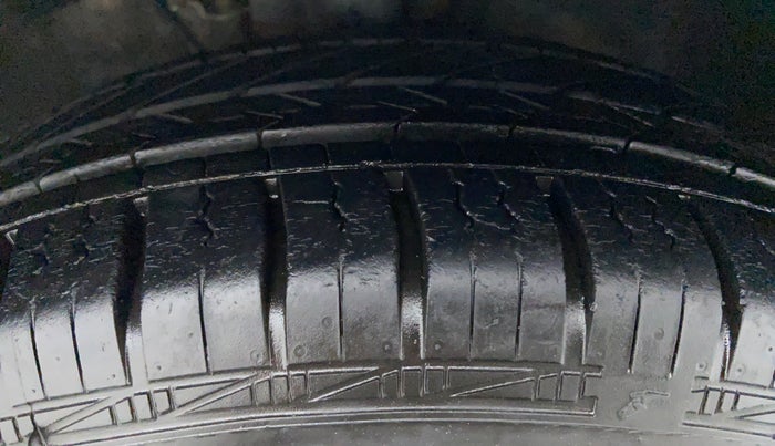2011 Volkswagen Polo COMFORTLINE 1.2L PETROL, Petrol, Manual, 43,181 km, Right Front Tyre Tread