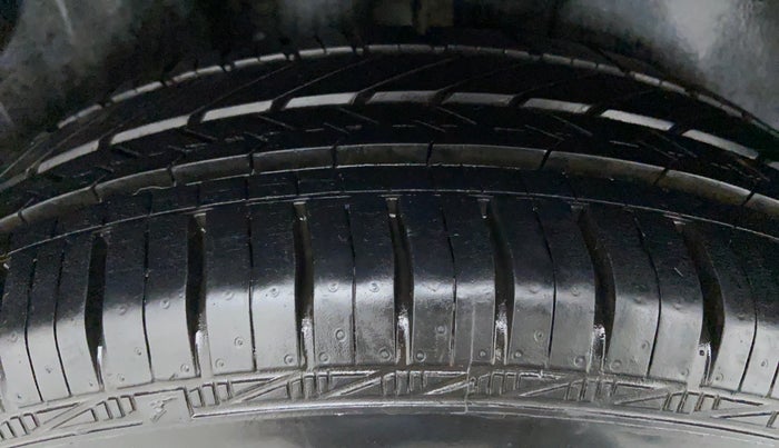 2011 Volkswagen Polo COMFORTLINE 1.2L PETROL, Petrol, Manual, 43,181 km, Right Rear Tyre Tread