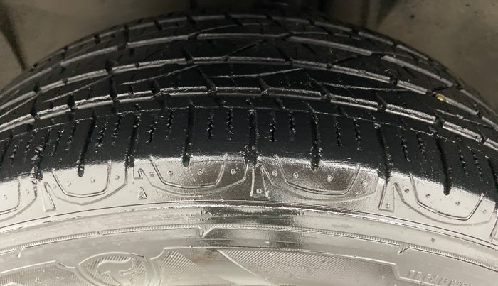 2018 Jeep Compass 2.0 LONGITUDE (O), Diesel, Manual, 15,035 km, Left Front Tyre Tread