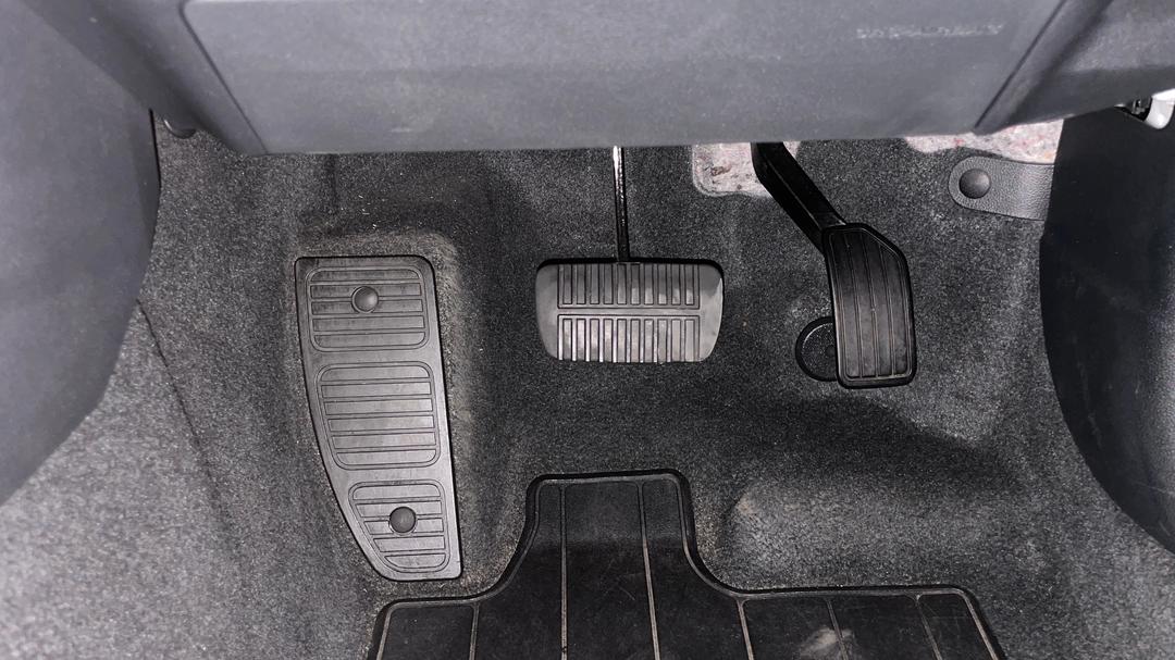 2023 Subaru Forester 2.5i (AWD), Automatic, 51989 km, Pedals and Footmat