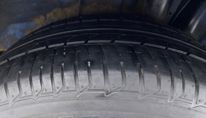 2018 Hyundai Elite i20 ASTA 1.2 (O), Petrol, Manual, 60,262 km, Left Rear Tyre Tread