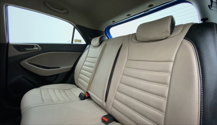 2018 Hyundai Elite i20 ASTA 1.2 (O), Petrol, Manual, 60,262 km, Right Side Rear Door Cabin